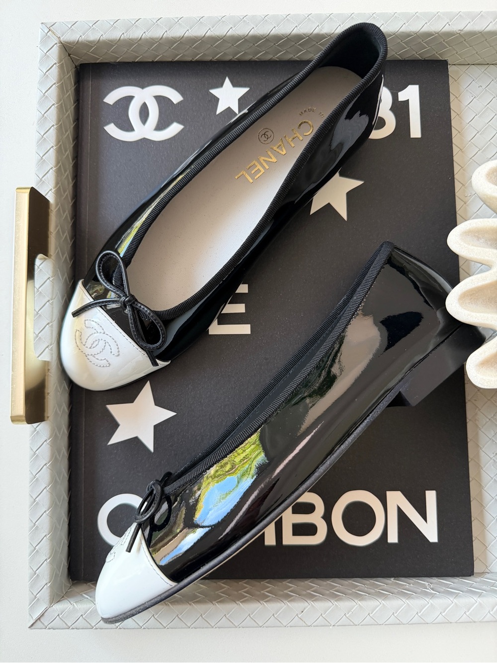 Chanel 26 Black Patent Leather White Cap Toe CC Logo Ballet Ballerina Flats - Picture 7 of 15